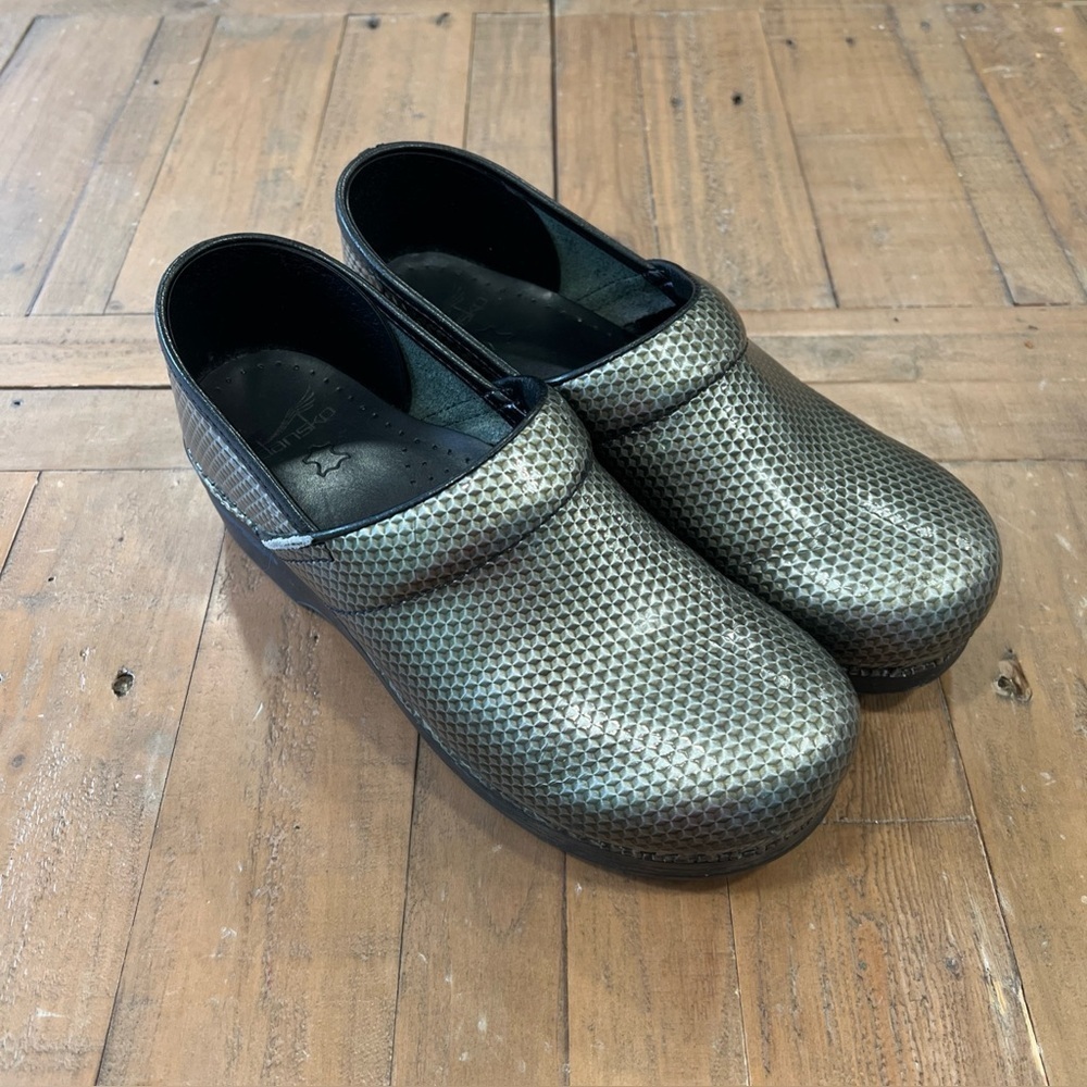 Dansko Womens Professional Clog Leather EU 41 US 10 Metallic Geometric Comfort